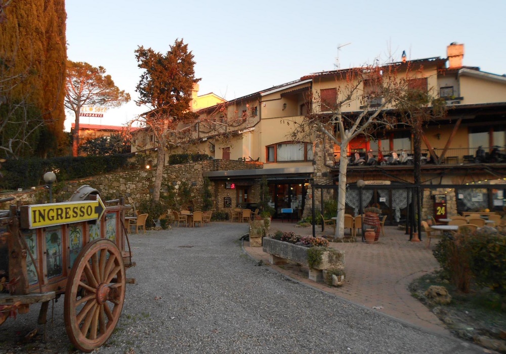 ARREDAMENTO VINTAGE
Per un' esperienza unica e speciale